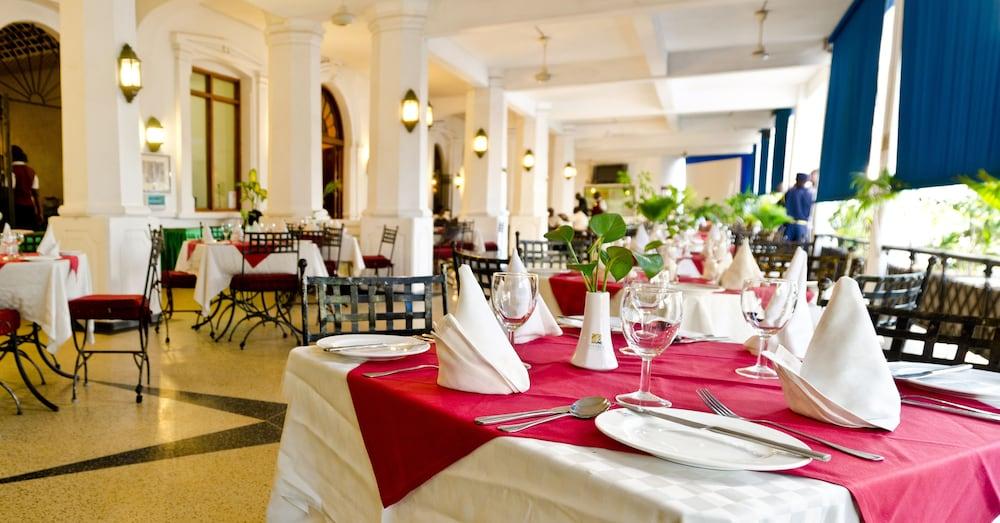 Sentrim Castle Royal Hotel Mombasa Exteriér fotografie