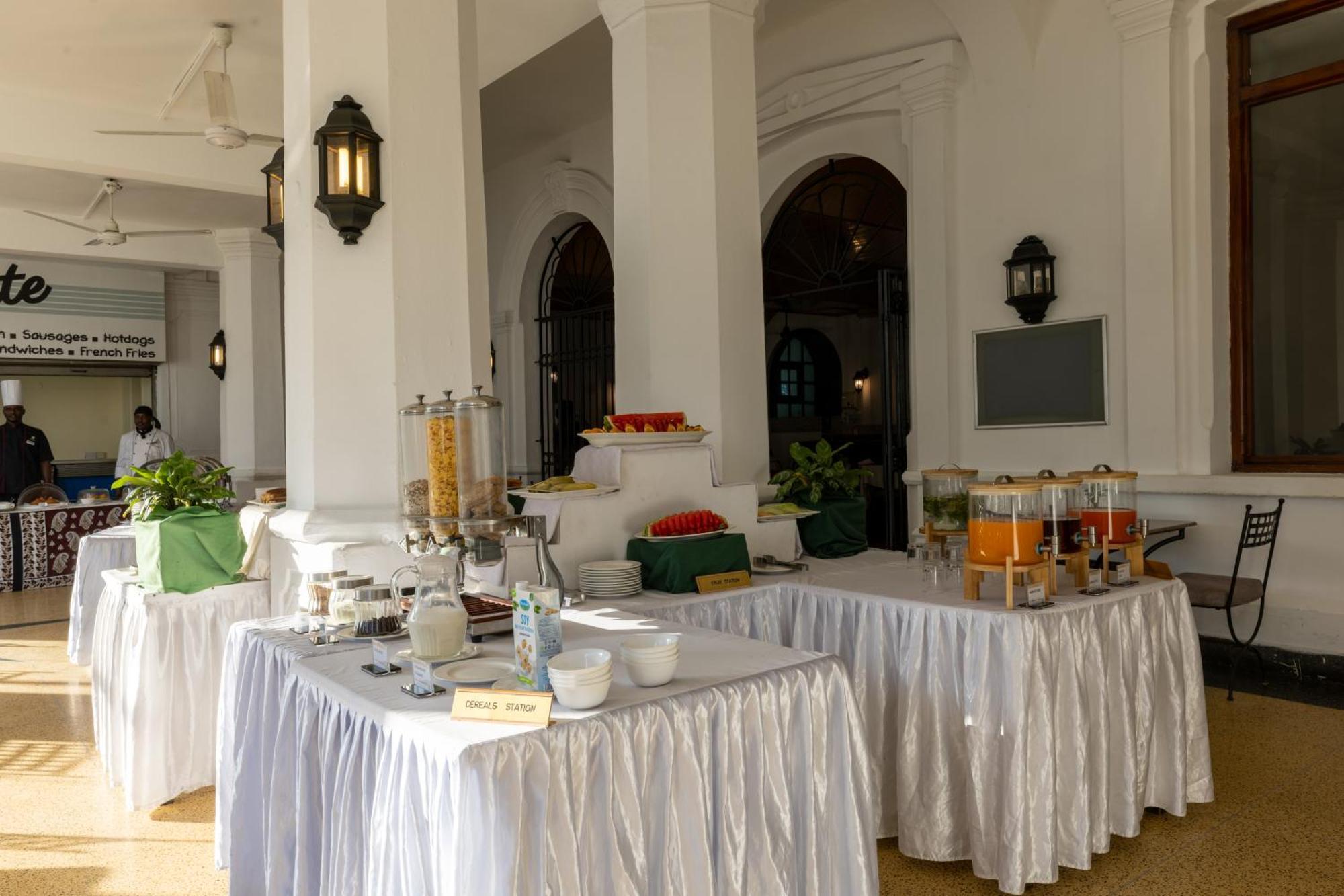 Sentrim Castle Royal Hotel Mombasa Exteriér fotografie