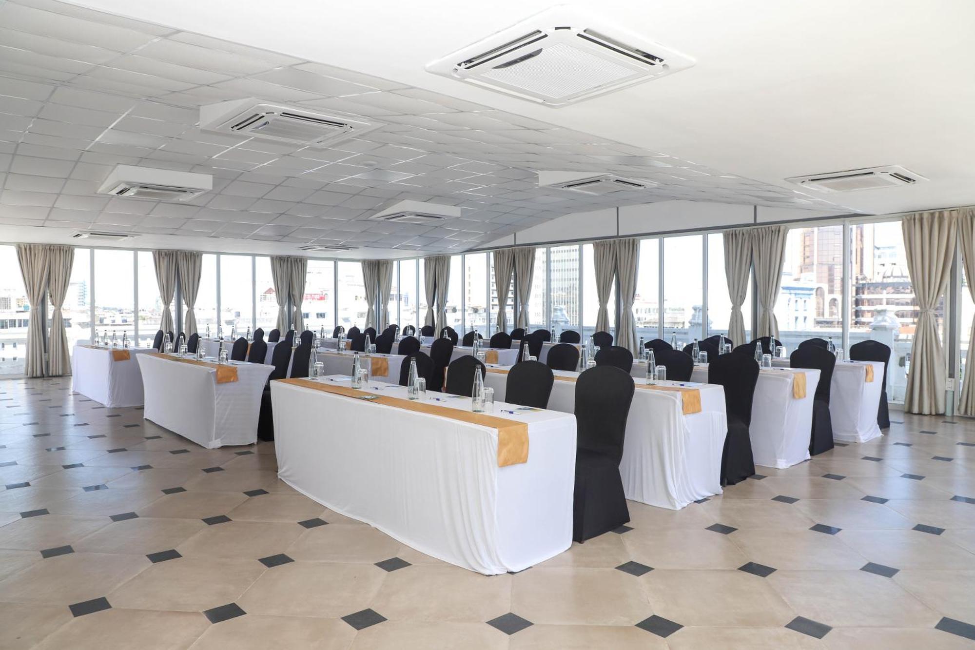 Sentrim Castle Royal Hotel Mombasa Exteriér fotografie
